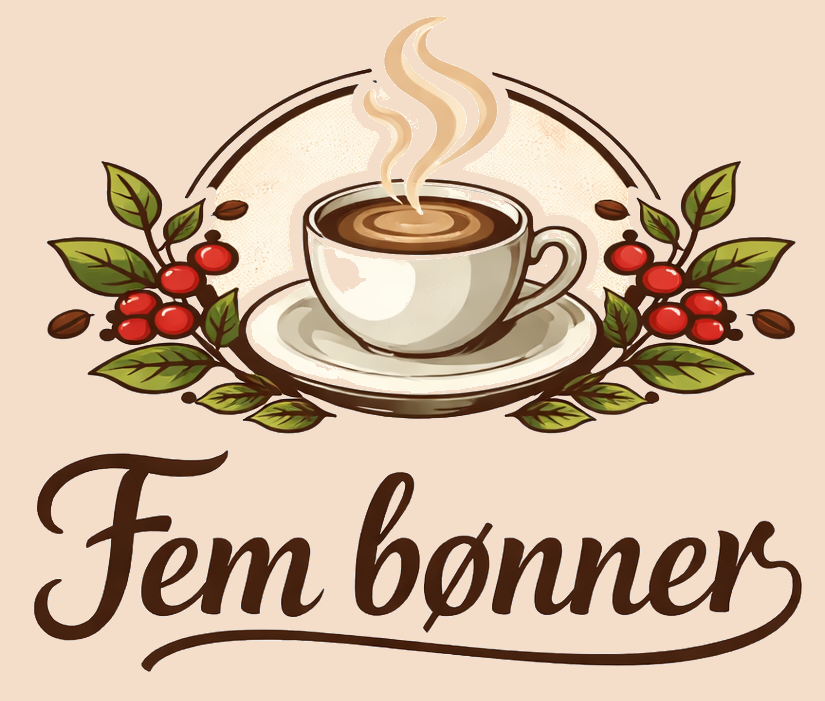 Kaffelogo med en kopp varm kaffe på skål, omgitt av kaffeblader og røde kaffebær, med teksten «Fem bønner»