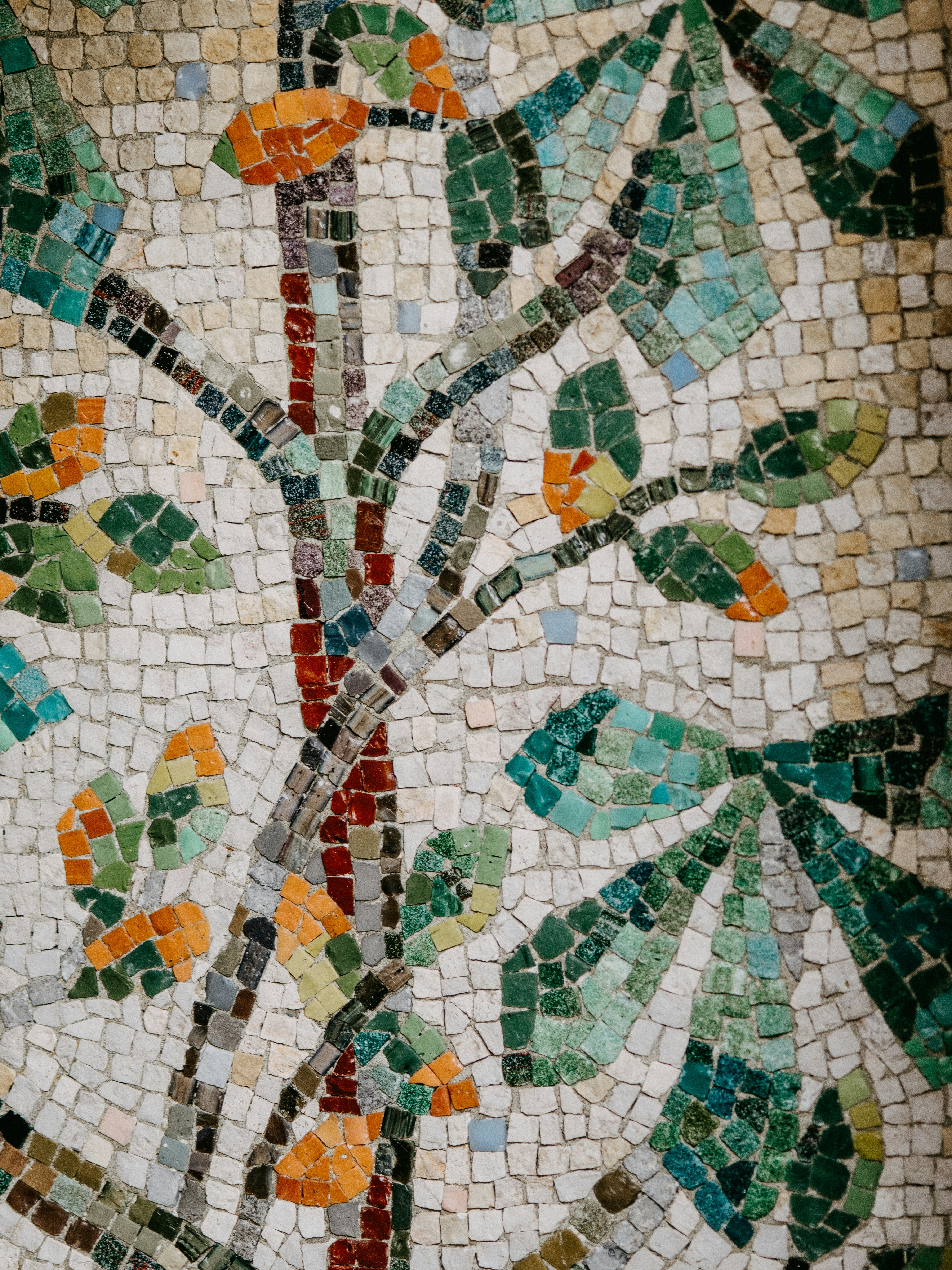 Mosaikkunst med fargede biter